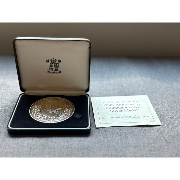 Royal Mint Battle of Waterloo 175 Commemorative .925 sterling silver medal 5.3oz - Picture 1 of 9